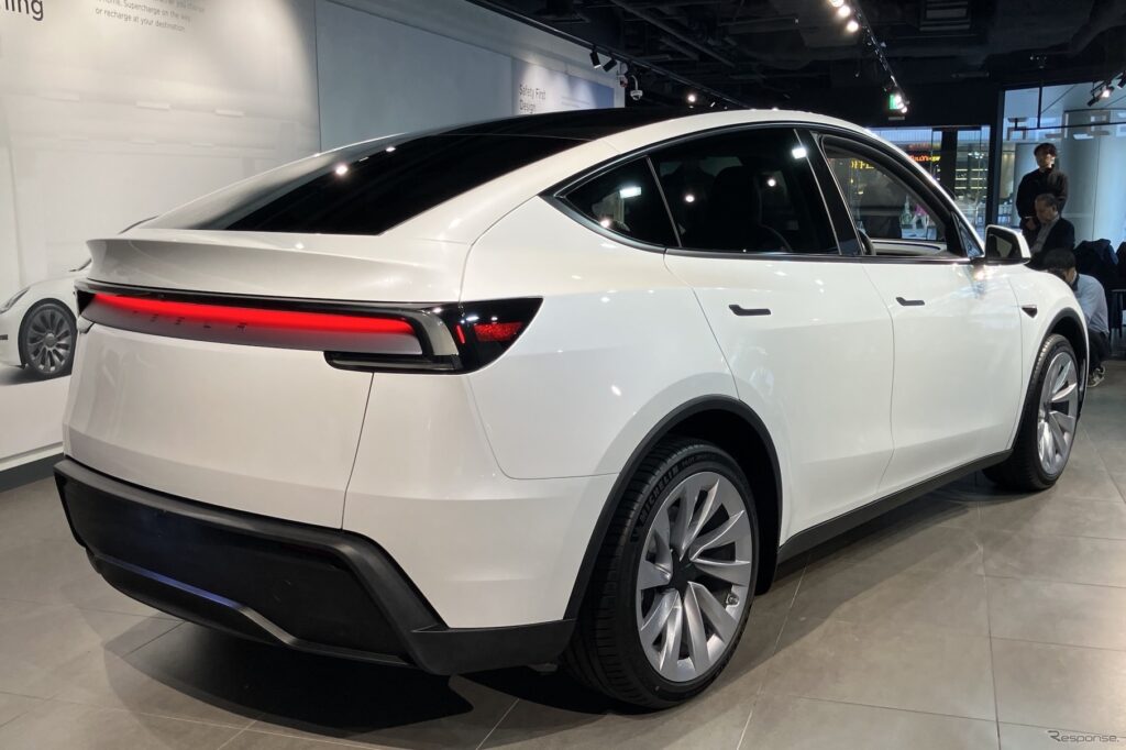 テスラモデルY　リア