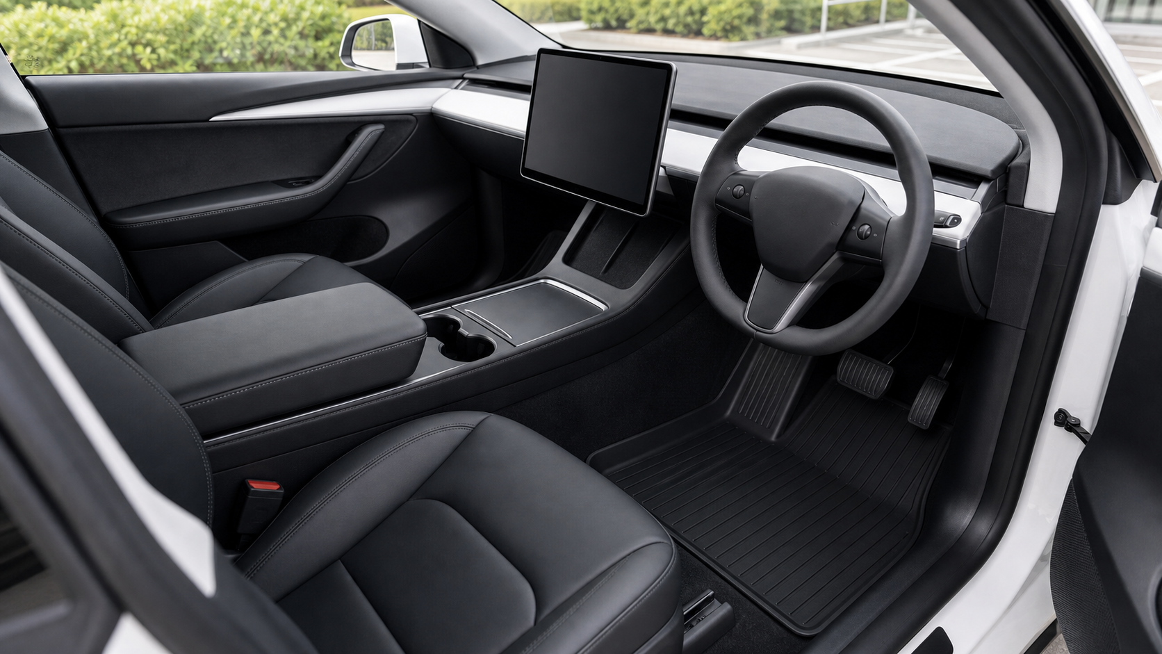 新型Model Y Juniper右ハンドル車内の防水フロアマットのイメージ