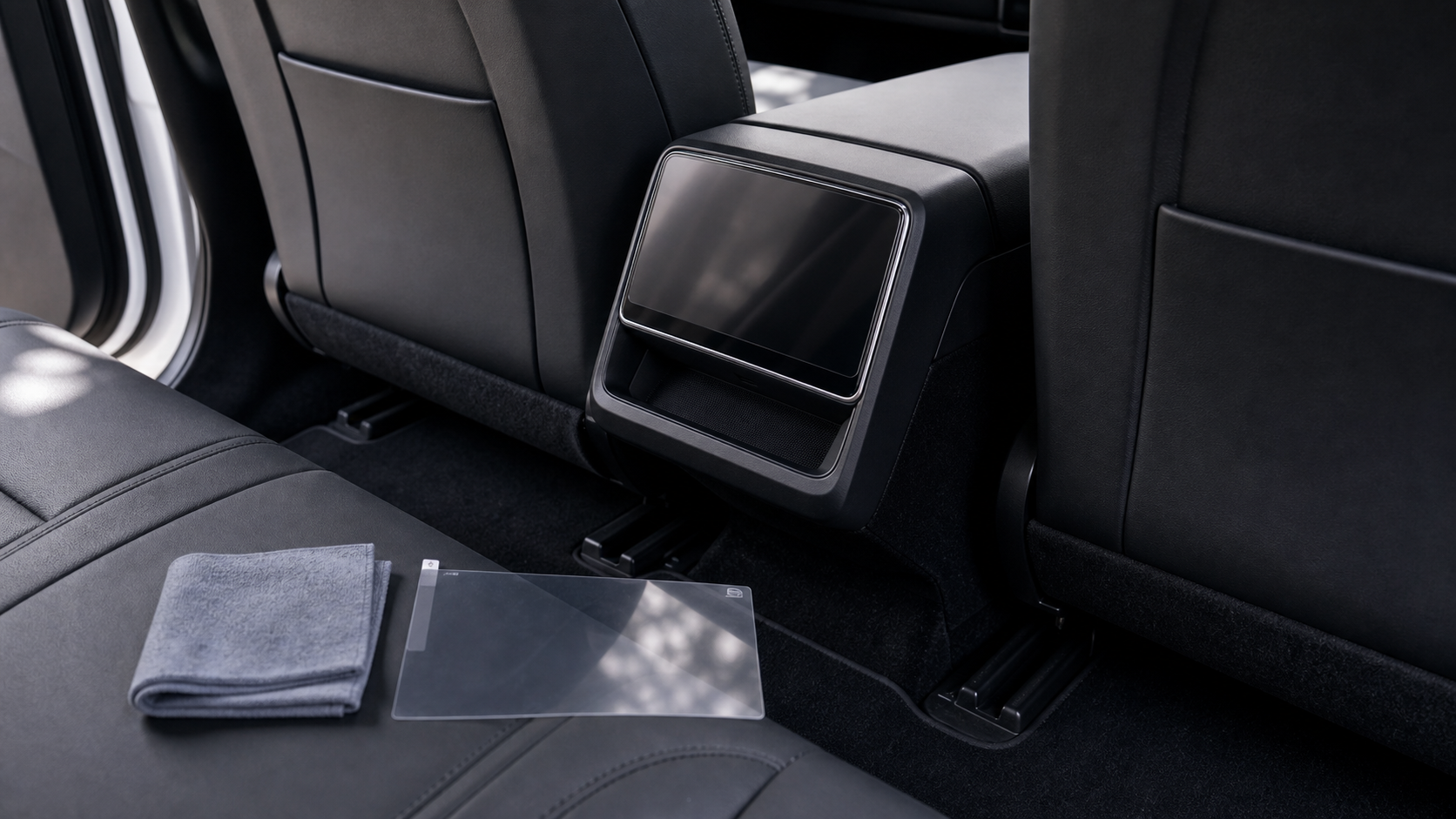 新型Model Y Juniperのリア画面用保護フィルムのイメージ